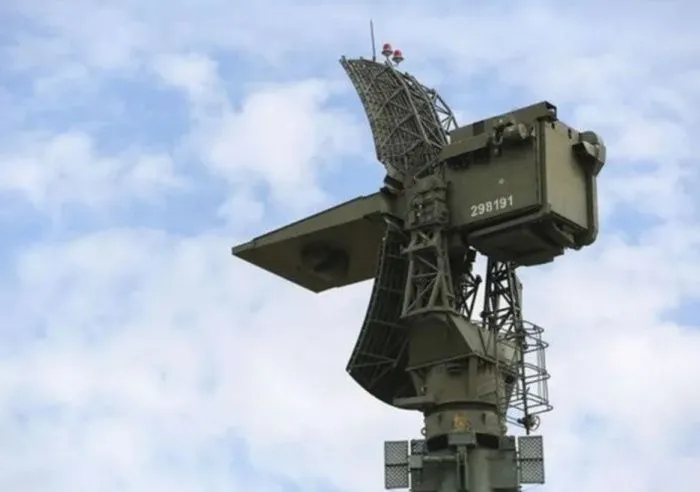 В Волгоградской области после атак беспилотников возник пожар на НПЗ