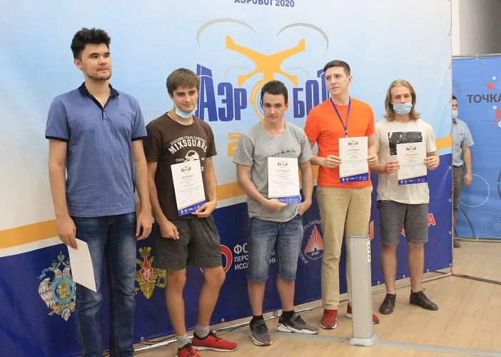 Команда ЮФУ прошла в финальный этап соревнований «АЭРОБОТ 2020»