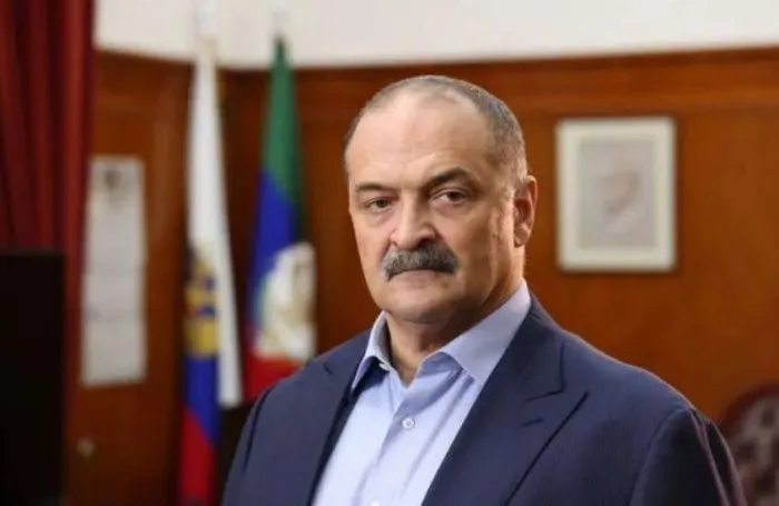 Меликов предложил Госдуме запретить в Дагестане продажи вейпов