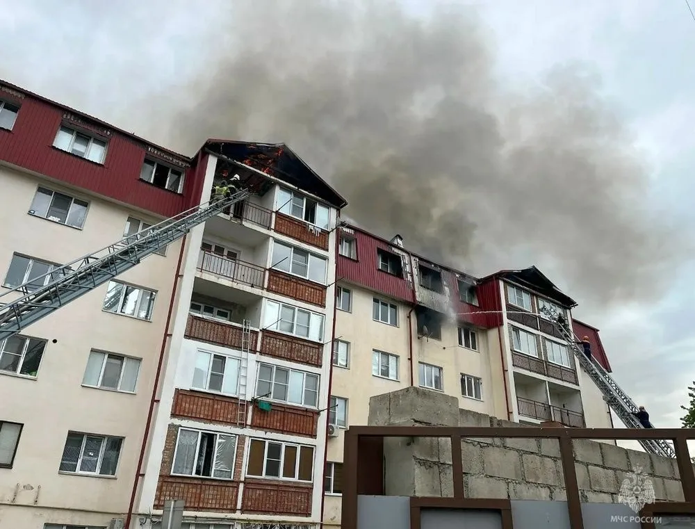 Двое детей и трое взрослых пострадали в пожаре в многоквартирном доме в Нальчике