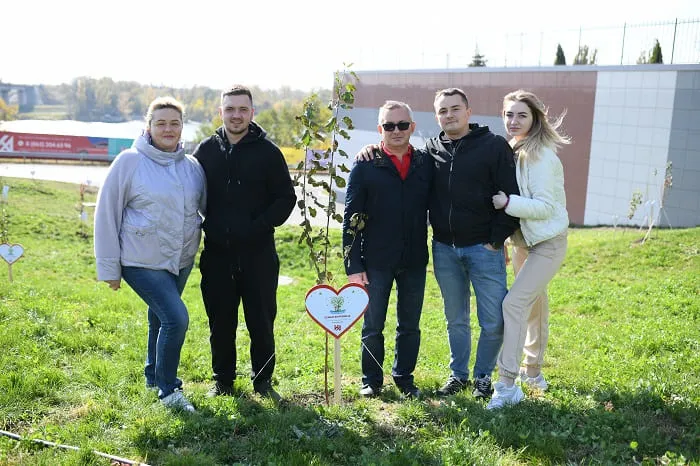 В микрорайоне «Красный Аксай» отметили День древонасаждения