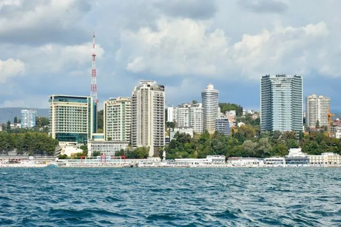 Доходы отельеров Сочи в летний сезон упали на 15-18%