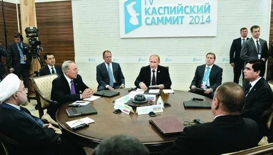 Каспий в стальном кольце