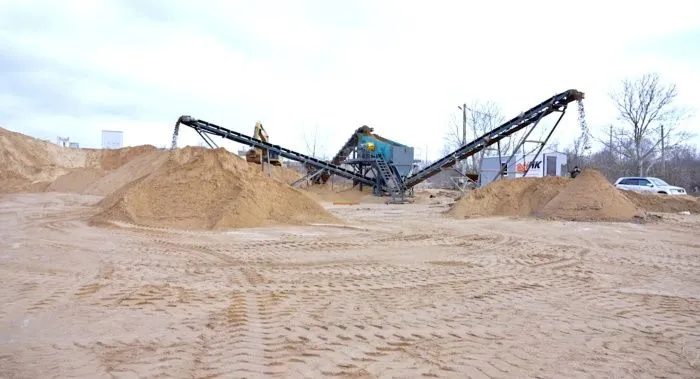 С момента начала работы установка грохот в Анапе просеяла свыше 35 тыс. тонн песка