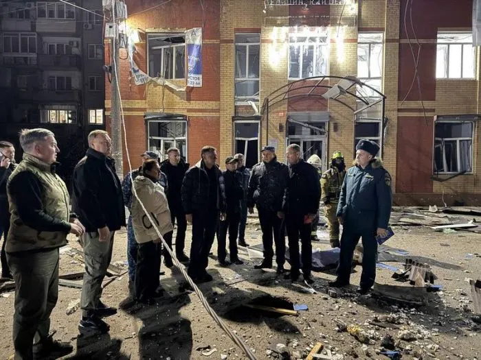 В результате атаки БПЛА в Ростовской области повреждены 4 многоквартирных и 3 частных дома