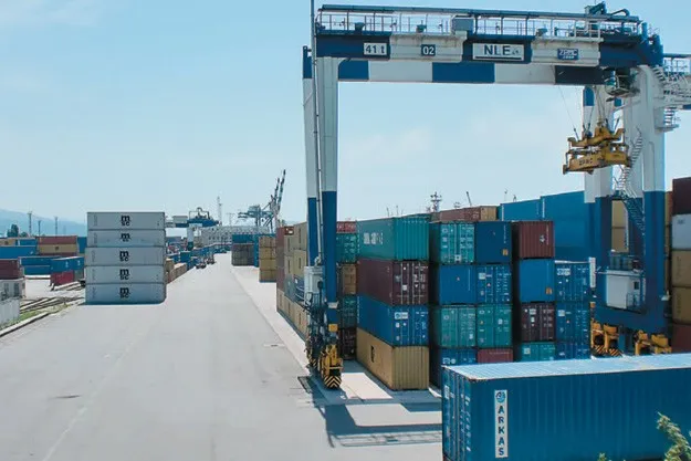 Параллельные прямые должны пересечься