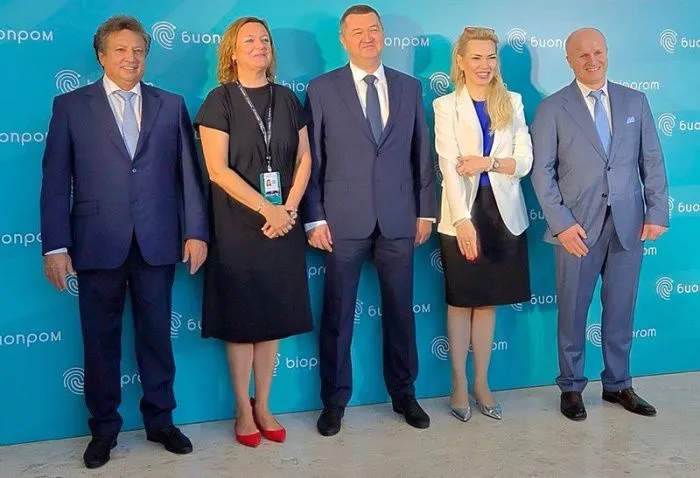 Пять крупных компаний подписали на «Биопроме» соглашение о развитии экотехнологий