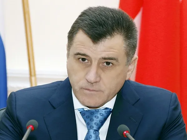 ​Заложник политических амбиций