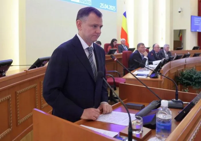 Врио губернатора Ростовской области Слюсарь рассказал о судьбе завезенного в регион песка с мазутом