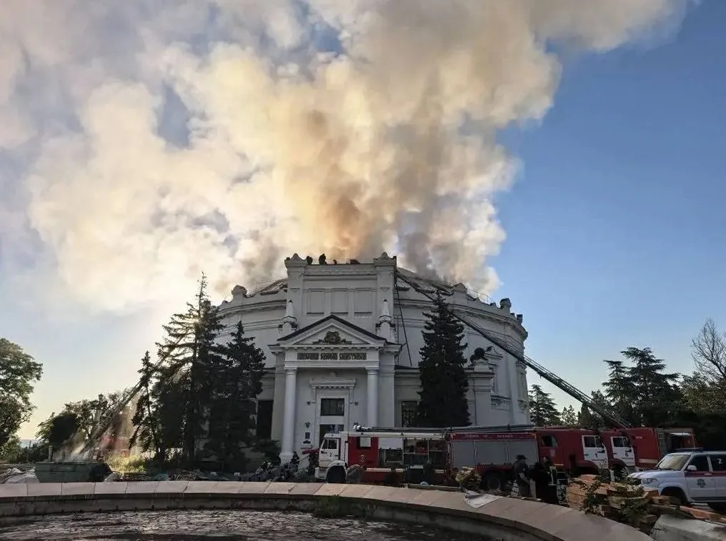 В МИД РФ назвали «варварским актом» удар БПЛА по зданию Панорамы в Севастополе