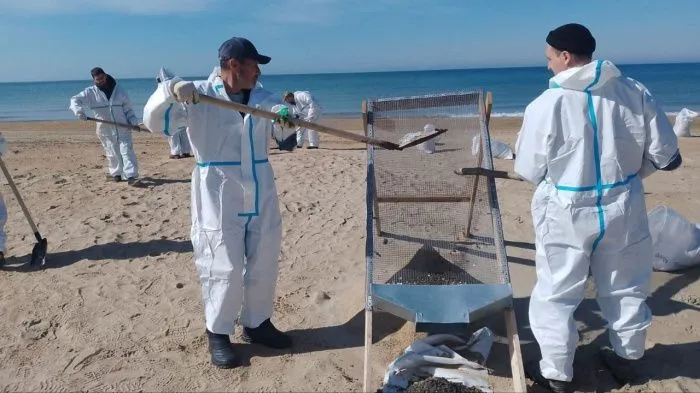 В оперштабе Кубани рассказали, когда планируют завершить очистку пляжей Анапы