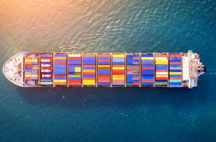 Китайский контейнеровоз зашел в порт Севастополя вопреки санкциям