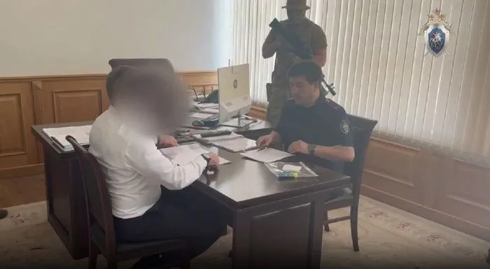 СКР возбудил дело о халатности при расселении аварийного общежития в Махачкале