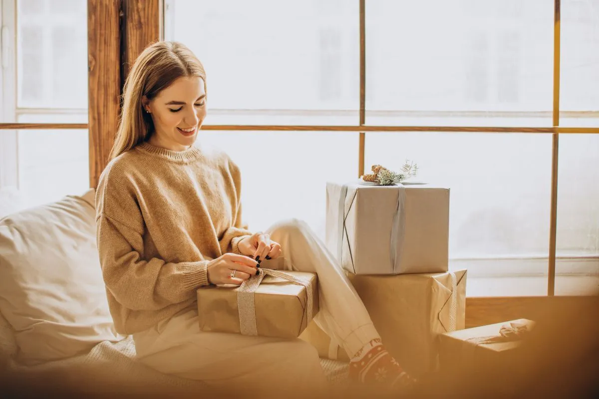 Осознанное потребление и персонализация в условиях роста цен: какие подарки выбирают на 23 Февраля и 8 Марта в 2026 году