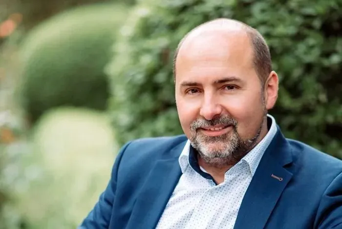 Дмитрий Богданов hotelawards.ru.jpg Дмитрий Богданов hotelawards.ru.jpg