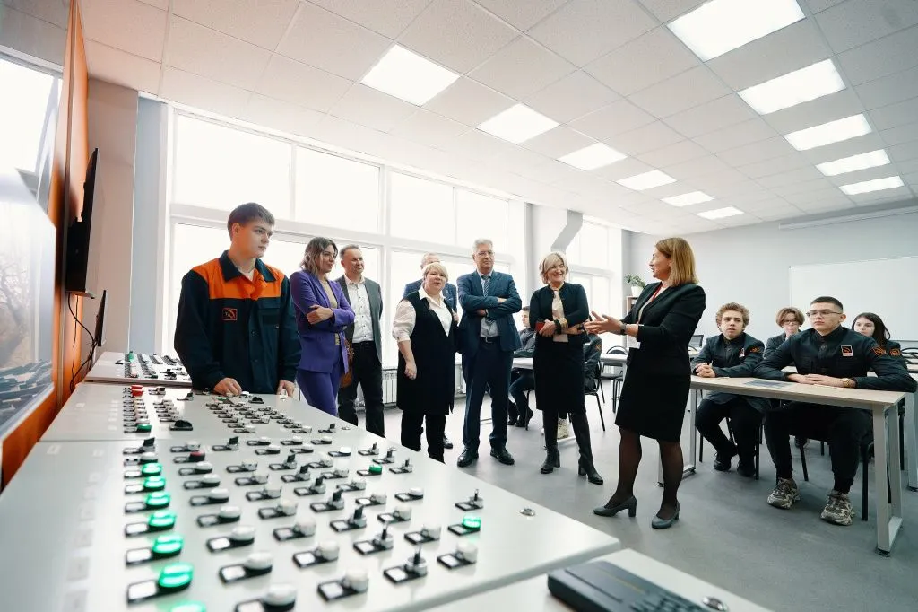 2023-03_ВТЗ_открытие_классов_в_ВПТ_по_программе_профессионалитет (38).jpg 2023-03_ВТЗ_открытие_классов_в_ВПТ_по_программе_профессионалитет (38).jpg