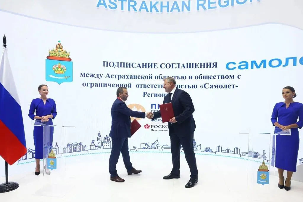 Бабушкин и самолет.jpg Бабушкин и самолет.jpg