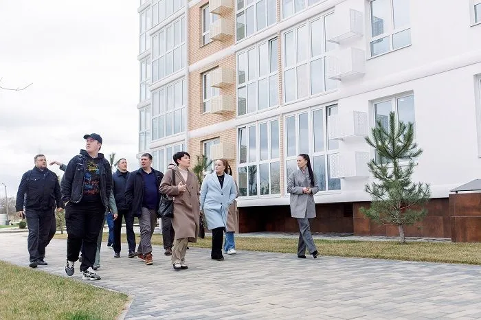 Среди участников — топ-менеджеры строительных компаний Кубани, архитекторы и эксперты в комплексной автоматизации для застройщиков