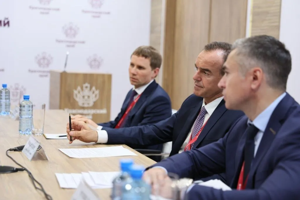 Кубань ПМЭФ2.jpg Кубань ПМЭФ2.jpg