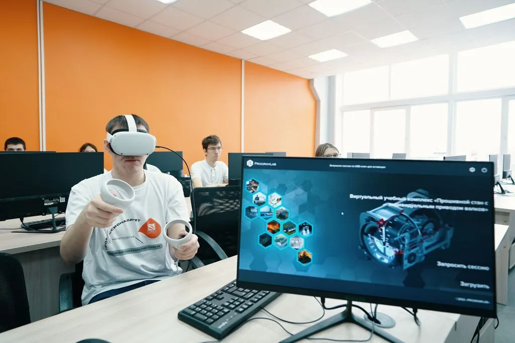 2023-03_ВТЗ_открытие_классов_в_ВПТ_по_программе_профессионалитет (34).jpg 2023-03_ВТЗ_открытие_классов_в_ВПТ_по_программе_профессионалитет (34).jpg