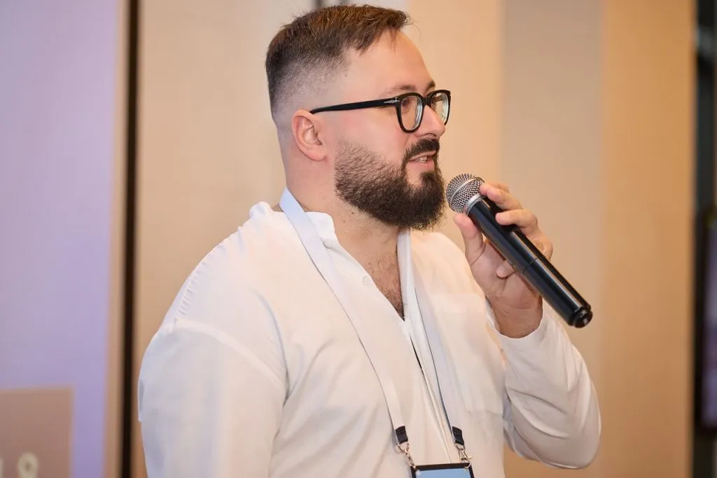 Дмитий Здесев игры.jpg Дмитий Здесев игры.jpg