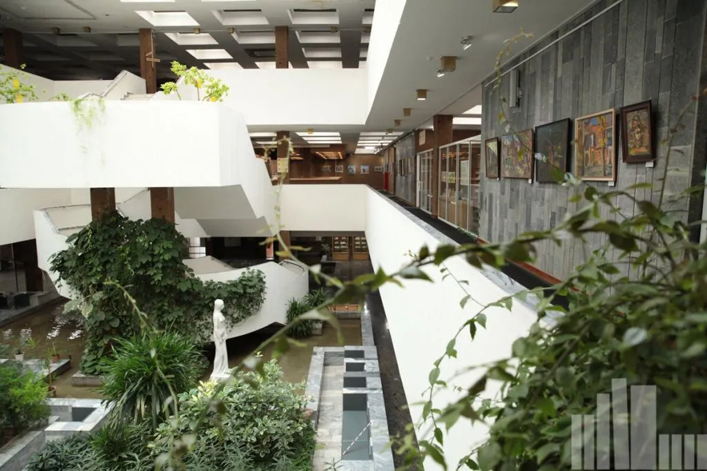 Юридически здание не признано объектом культурного наследия, но фактическим им является // Фото: ДГПБ Юридически здание не признано объектом объектом культурного наследия, но фактическим им является // Фото: ДГПБ