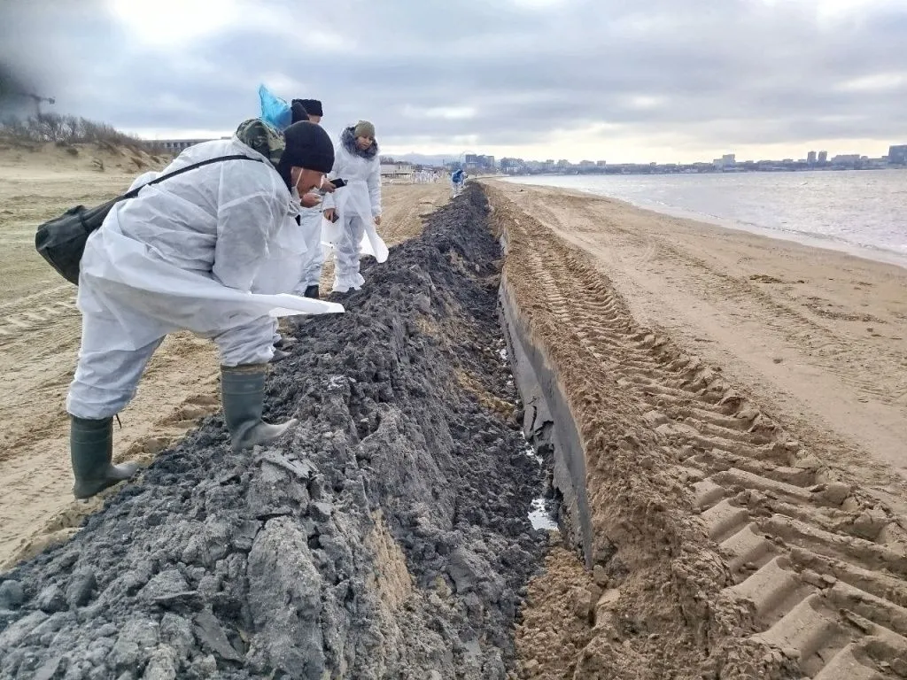 Вал из песка и торфа Оперштаб КК.jpg