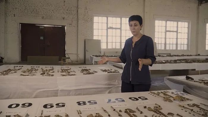 Работа с эксгумированными останками.jpg Работа с эксгумированными останками.jpg