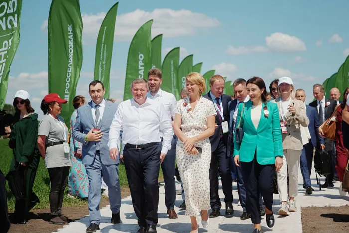 оксана лут.jpg