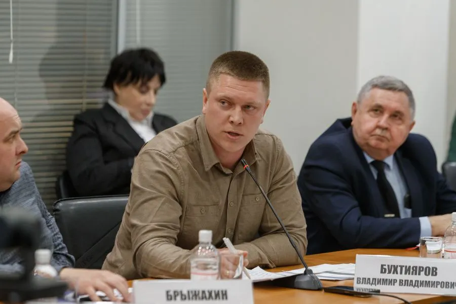 Сельхозкомпании «Энергия» в этом году вместо пшеницы и риса сеет травы — суданку, кострец, люцерну, говорит директор по стратегическому развитию донской сельхозкомпании «Энергия» Владимир Бухтияров // Фото: Эксперт Юг»