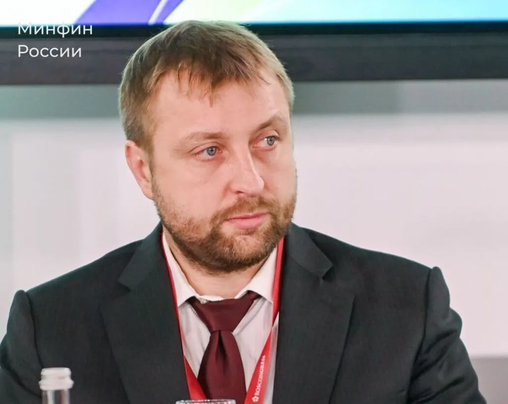 Требований к регулярности взносов нет, в Минфине советуют делать их ежемесячно небольшими суммами // На фото: Павел Шахлевич // Источник: Минфин России