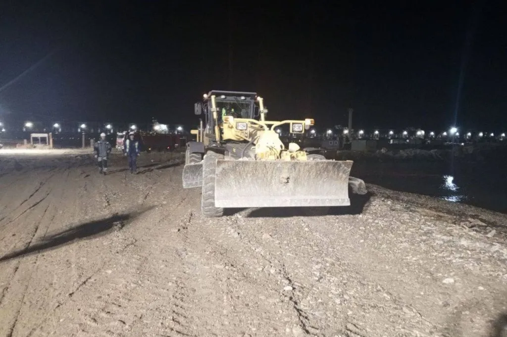 Уборка продолжалась и ночью пресс-служба администрации КК.jpg Уборка продолжалась и ночью пресс-служба администрации КК.jpg