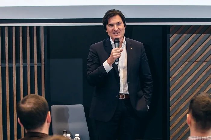 Юрий Колесников.jpg Юрий Колесников.jpg