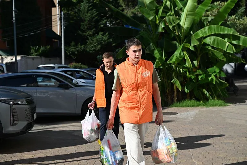 Сбор Гуманитарной помощи в Сочи.jpg Сбор Гуманитарной помощи в Сочи.jpg