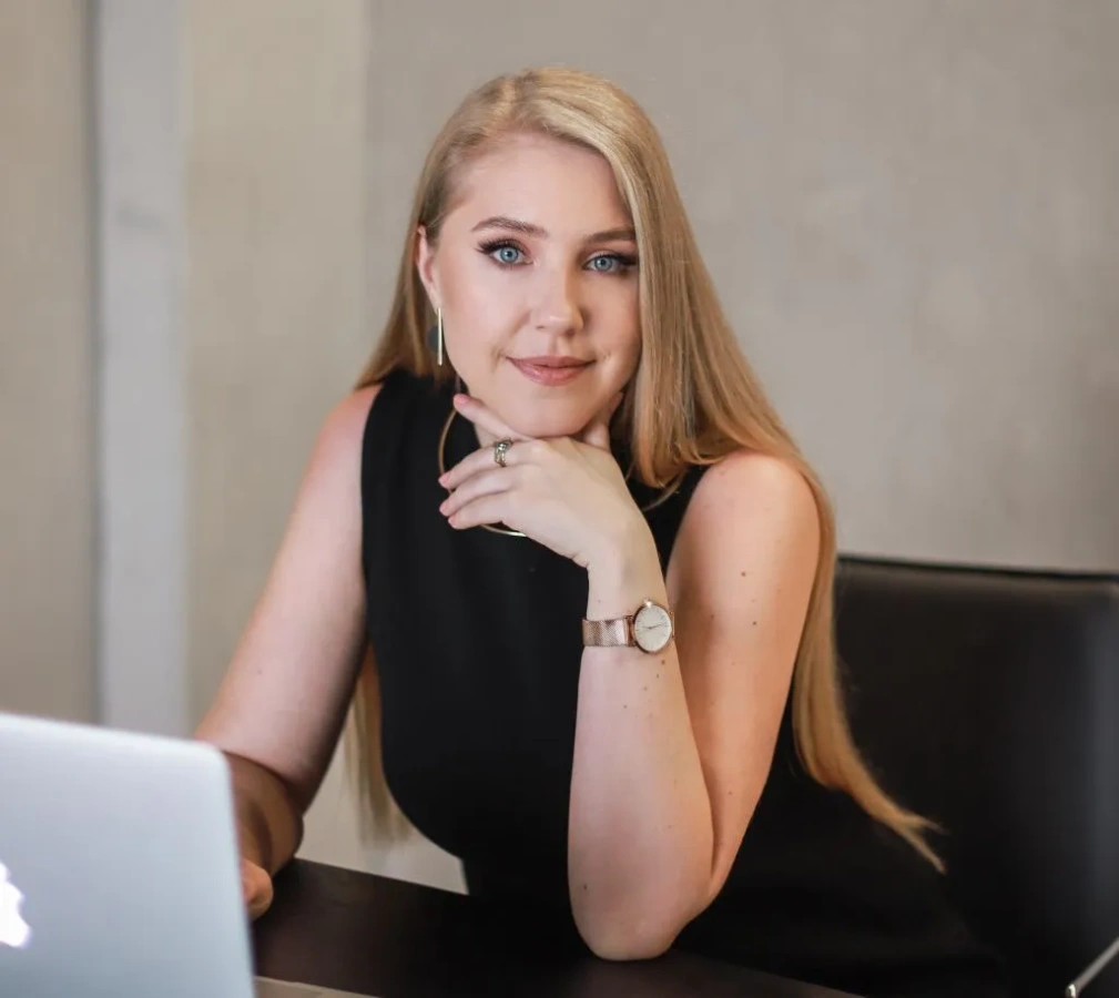 Слюсаревская Анастасия_MUVA.jpg Слюсаревская Анастасия_MUVA.jpg