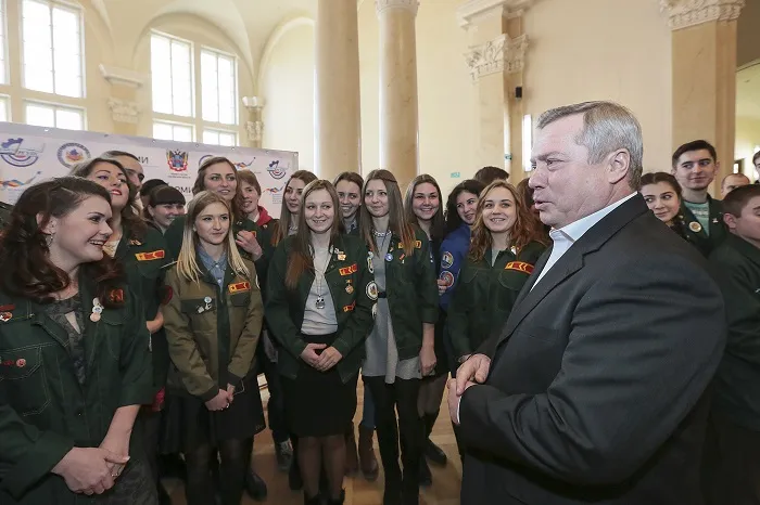 Стройотряды Голубев.jpg Стройотряды Голубев.jpg