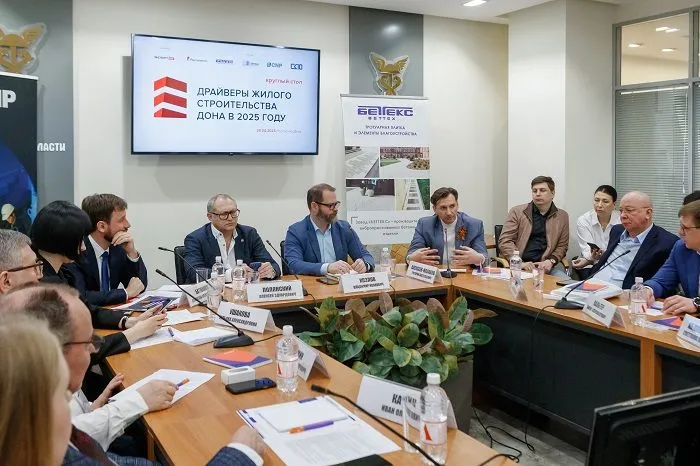 Григорий Алексеев-Малахов, заместитель министра строительства, архитектуры и территориального развития — главный архитектор Ростовской области Григорий Алексеев-Малахов, заместитель министра строительства, архитектуры и территориального развития — главный архитектор Ростовской области