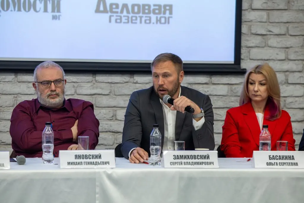 Photo-405_resized.jpg Photo-405_resized.jpg