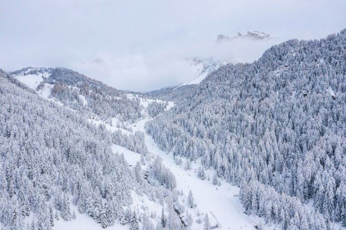 Курорт «Эльбрус» четвертый день остается закрытым из-за снегопадов