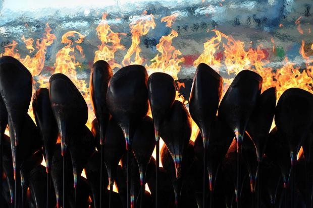 ​В Сочи зажжена городская чаша Олимпийского огня