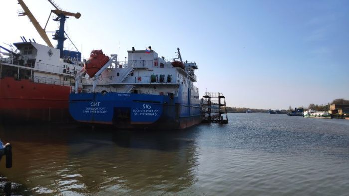 В районе Керченского пролива российский танкер получил пробоину из-за атаки беспилотника