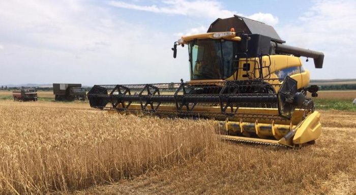 Аграрии Кабардино-Балкарии приобрели 77 новых тракторов и зерноуборочных комбайнов
