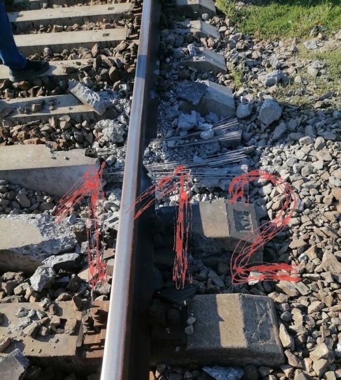 Движение поездов на железной дороге под Феодосией восстановили после повреждения полотна