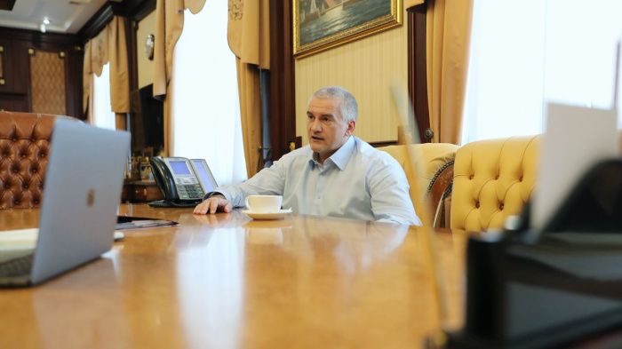 Сергей Аксенов предложил отменить досмотр грузов при выезде из Крыма в новые регионы