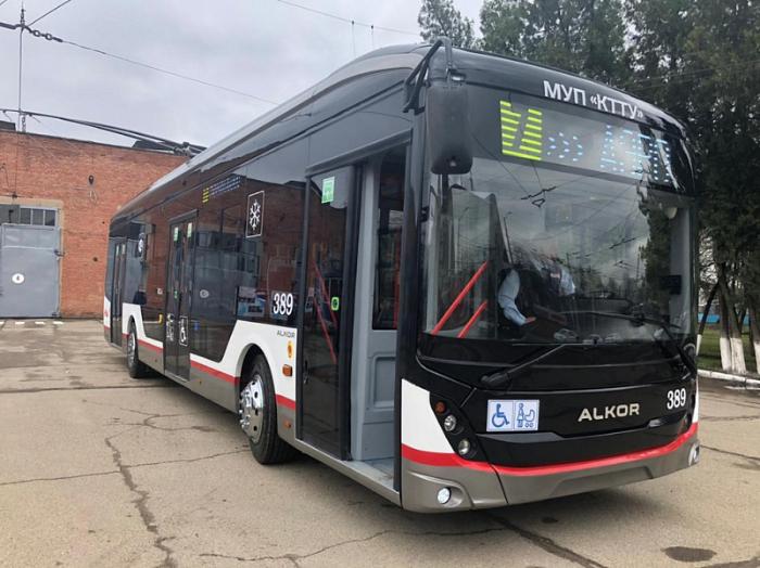 В Краснодаре создали первый троллейбус с учетом климата