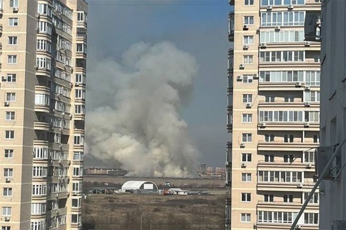 В Краснодаре произошел пожар возле летного училища