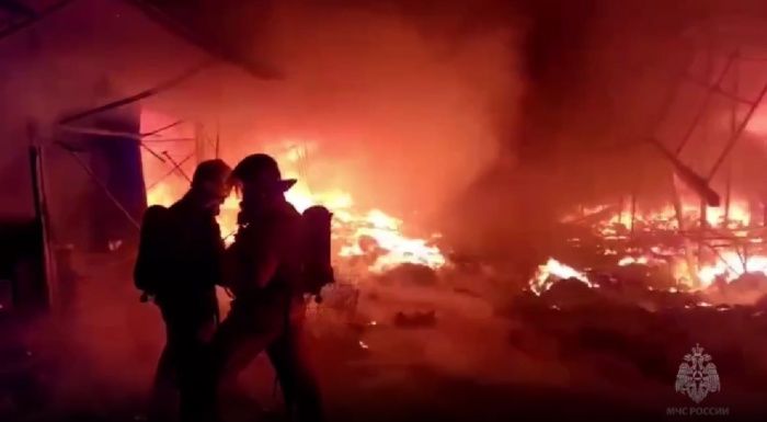В Ростове утром потушили пожар на рынке «Восточный» на Темернике