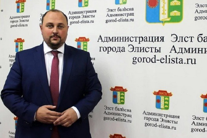 Глава администрации Элисты Дмитрий Трапезников решил покинуть свой пост 15 февраля