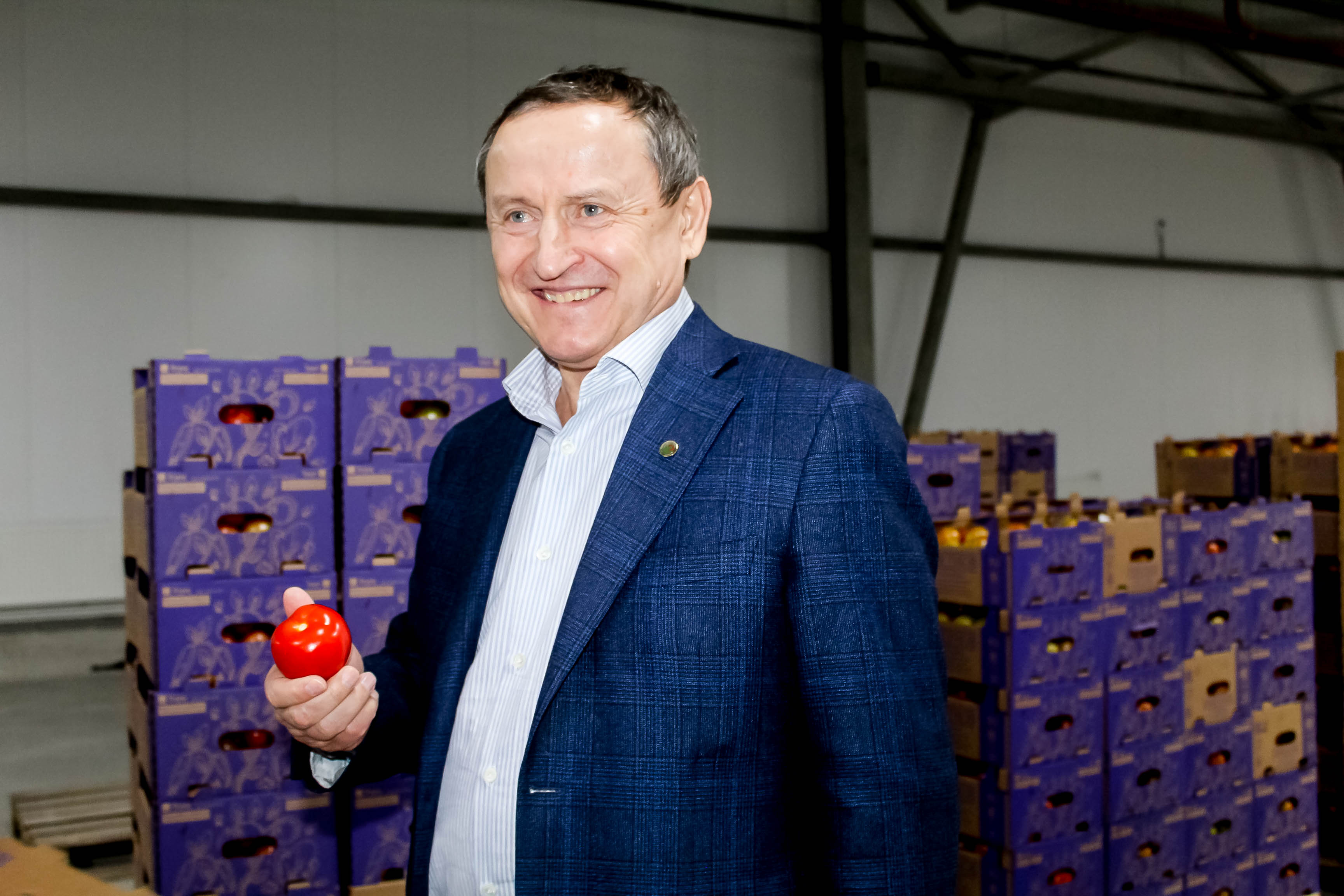 В Крыму заработал крупнейший производитель тепличных томатов