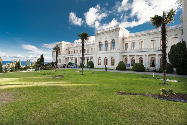Миллиардер-монархист откроет курорт в крымской резиденции Николая Второго